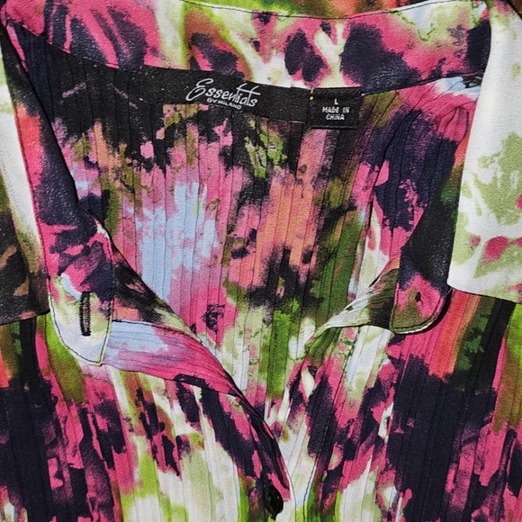 Bundle 3 for $25 / Essentials top - Picture 3 of 3